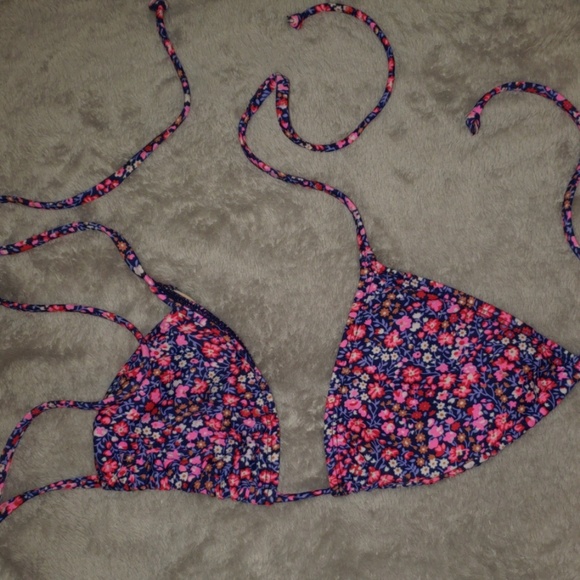 String bikini top - Picture 1 of 3